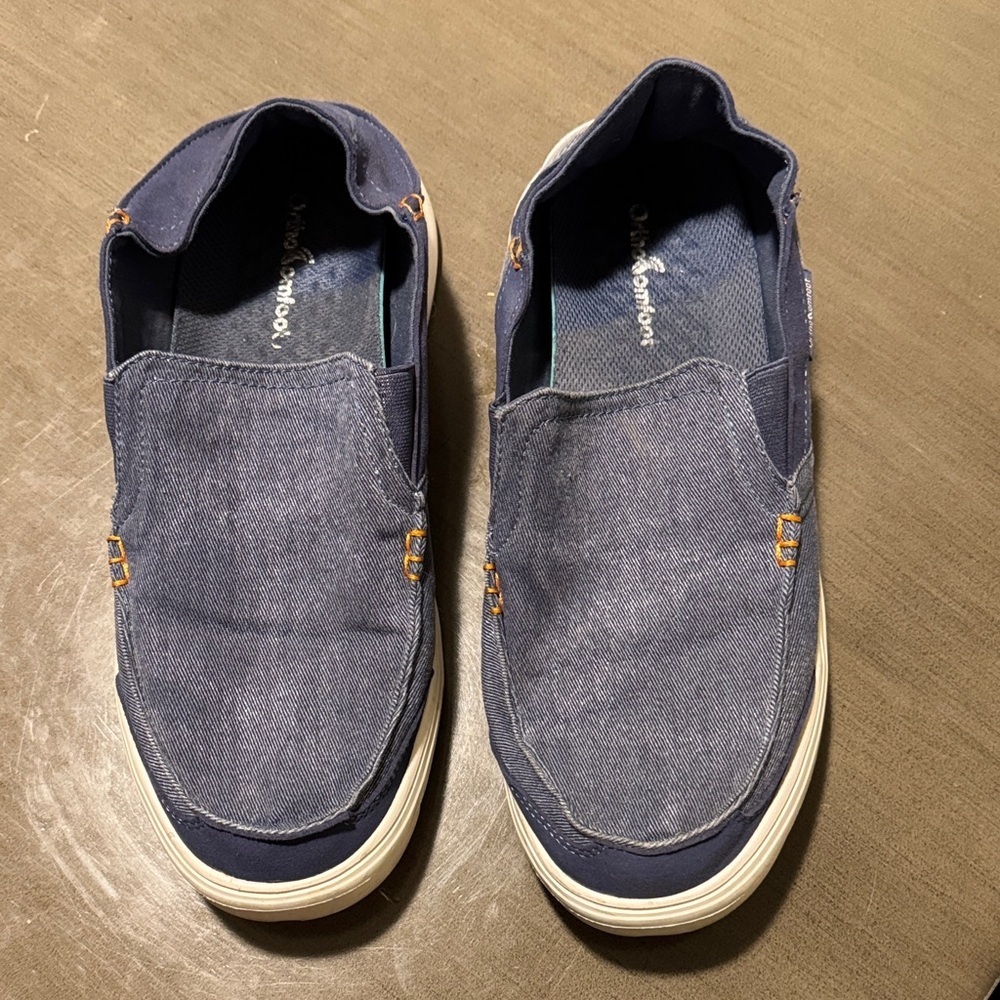 Men's Slip-On Canvas Loafers in Navy